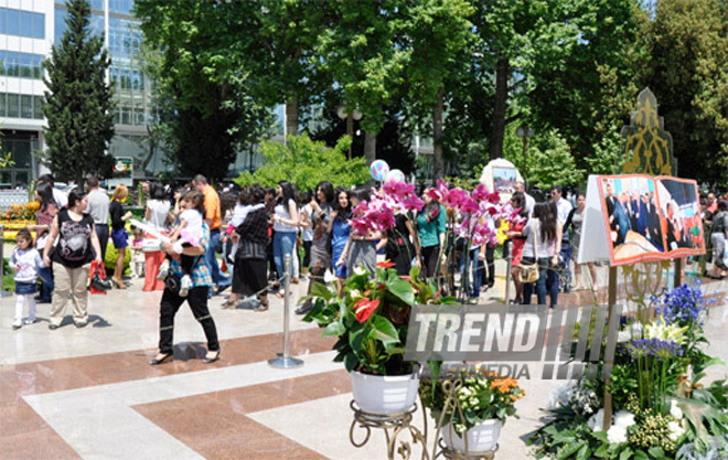 Flower festival in Baku, Azerbaijan, May 10, 2012