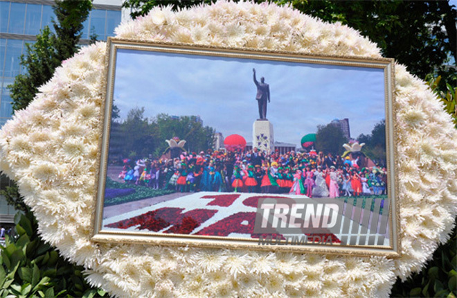 Flower festival in Baku, Azerbaijan, May 10, 2012