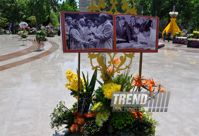 Flower festival in Baku, Azerbaijan, May 10, 2012