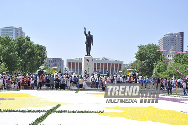 Flower festival in Baku, Azerbaijan, May 10, 2012