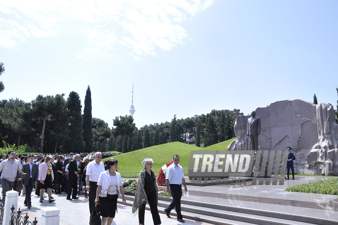 Azerbaijan's public marks 89th birthday of Nationwide Leader Heydar Aliyev. Baku, Azerbaijan, May 10, 2012