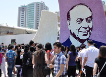 Flower festival in Baku, Azerbaijan, May 10, 2012