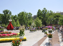 Flower festival in Baku, Azerbaijan, May 10, 2012