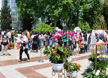 Flower festival in Baku, Azerbaijan, May 10, 2012