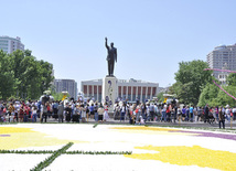 Flower festival in Baku, Azerbaijan, May 10, 2012