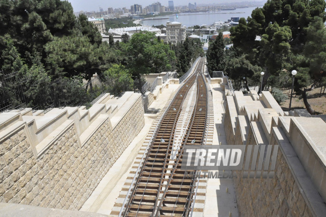 Bakı Funikulyoru əsaslı təmir və yenidənqurmadan sonra. Bakı, Azərbaycan, 25 may 2012