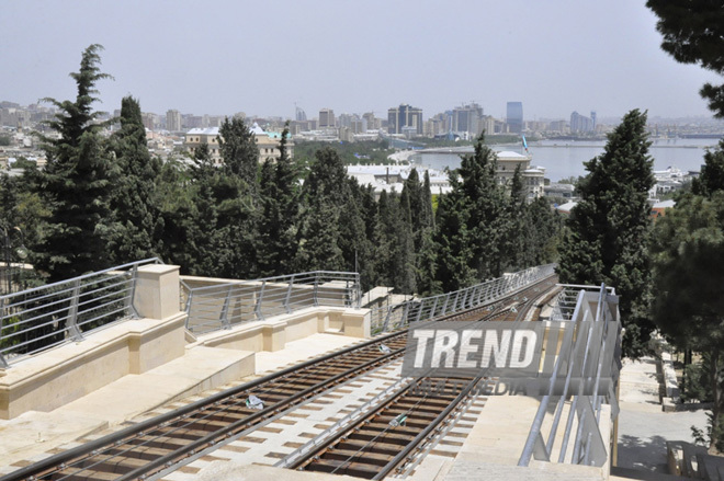 Bakı Funikulyoru əsaslı təmir və yenidənqurmadan sonra. Bakı, Azərbaycan, 25 may 2012