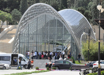 Bakı Funikulyoru əsaslı təmir və yenidənqurmadan sonra. Bakı, Azərbaycan, 25 may 2012