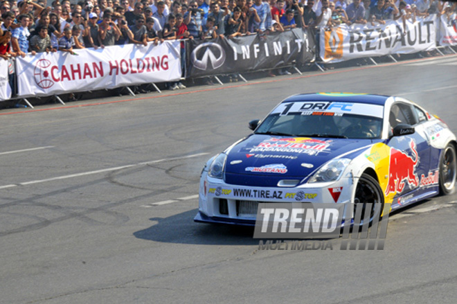 David Coulthard demonstrated the show in Baku. Azerbaijan, June 17, 2012