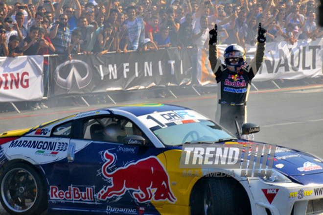 David Coulthard demonstrated the show in Baku. Azerbaijan, June 17, 2012