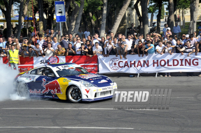 David Coulthard demonstrated the show in Baku. Azerbaijan, June 17, 2012