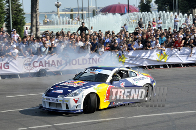 David Coulthard demonstrated the show in Baku. Azerbaijan, June 17, 2012