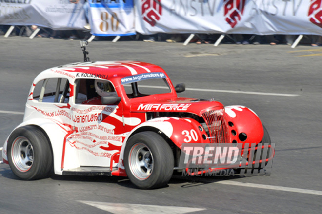 David Coulthard demonstrated the show in Baku. Azerbaijan, June 17, 2012