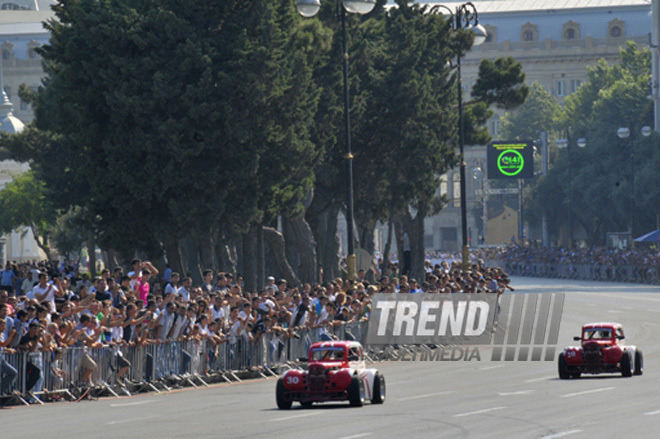 David Coulthard demonstrated the show in Baku. Azerbaijan, June 17, 2012