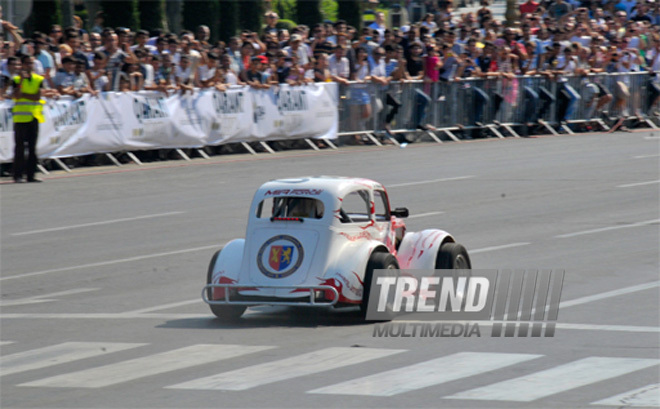 David Coulthard demonstrated the show in Baku. Azerbaijan, June 17, 2012