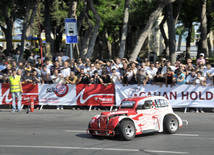 David Coulthard demonstrated the show in Baku. Azerbaijan, June 17, 2012