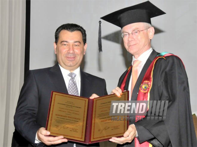 Aİ Şurası rəhbəri Herman Van Rompeyə Azərbaycan Dillər Universitetinin fəxri doktoru adı verilib. Bakı, Azərbaycan, 05 iyul 2012