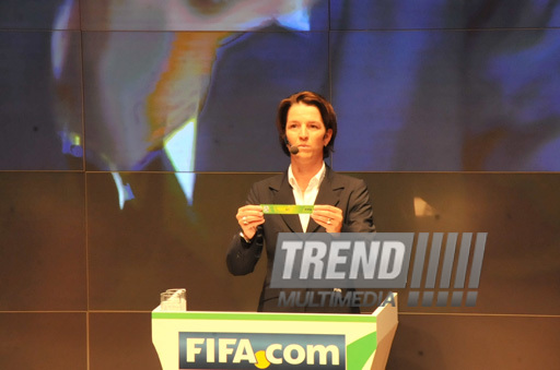 В Баку прошла жеребьевка среди национальных команд, участвующих в чемпионате мира по футболу среди девушек до 17 лет. Баку, Азербайджан, 06 июля 2012 г.