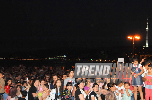 В Баку прошел концерт в поддержку Чемпионата мира по футболу среди девушек. Баку, Азербайджан, 06 июля 2012 г. 