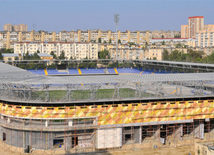 Bakının "8-ci kilometr" qəsəbəsində tikilən yeni stadion. Bakı, Azərbaycan, 09 iyul 2012