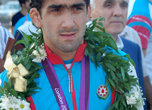 Sərbəst güləş üzrə olimpiya çempionu Toğrul Əsgərov. Bakı, Azərbaycan, 15 avqust 2012