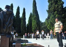 Ramil Safarov visits Alley of Honour and Alley of Martyrs. Baku, Azerbaijan, Aug.31, 2012