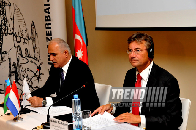 Signing ceremony of Azerbaijani-Dutch documents. Baku, Azerbaijan, Sep.13, 2012 

