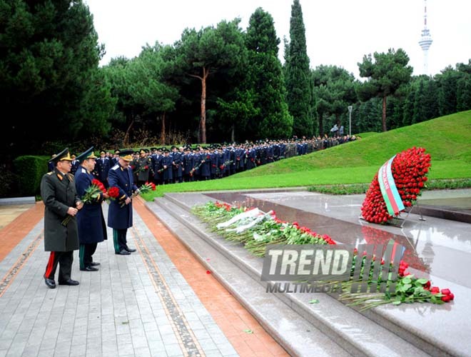 Azerbaijani public visits Alley of Honor on 9th anniversary of Heydar Aliyev’s demise. Baku, Azerbaijan, Dec.12, 2012 