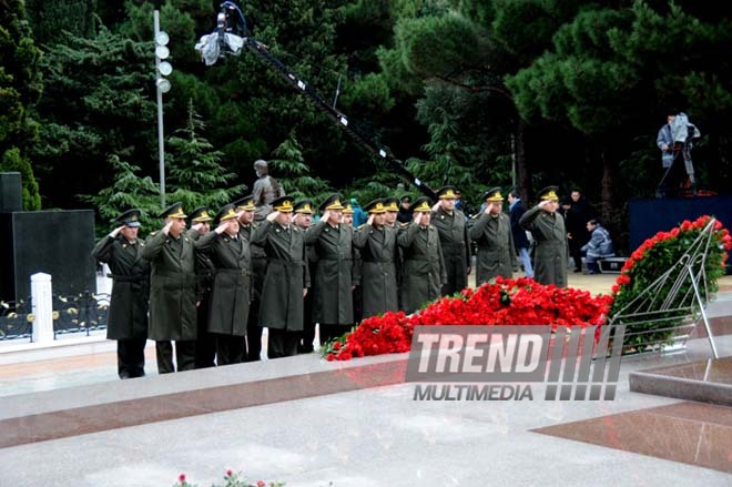 Azerbaijani public visits Alley of Honor on 9th anniversary of Heydar Aliyev’s demise. Baku, Azerbaijan, Dec.12, 2012 