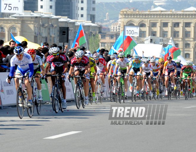 Ümummilli lider Heydər Əliyevin 90 illik yubileyinə həsr olunmuş "Tour d`Azerbaidjan" beynəlxalq velosiped turuna start verilib. Bakı, Azərbaycan, 01 may 2013