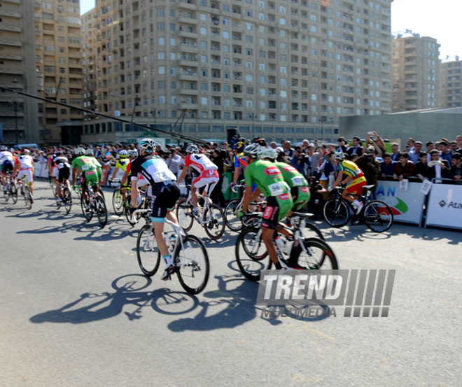 Ümummilli lider Heydər Əliyevin 90 illik yubileyinə həsr olunmuş "Tour d`Azerbaidjan" beynəlxalq velosiped turuna start verilib. Bakı, Azərbaycan, 01 may 2013