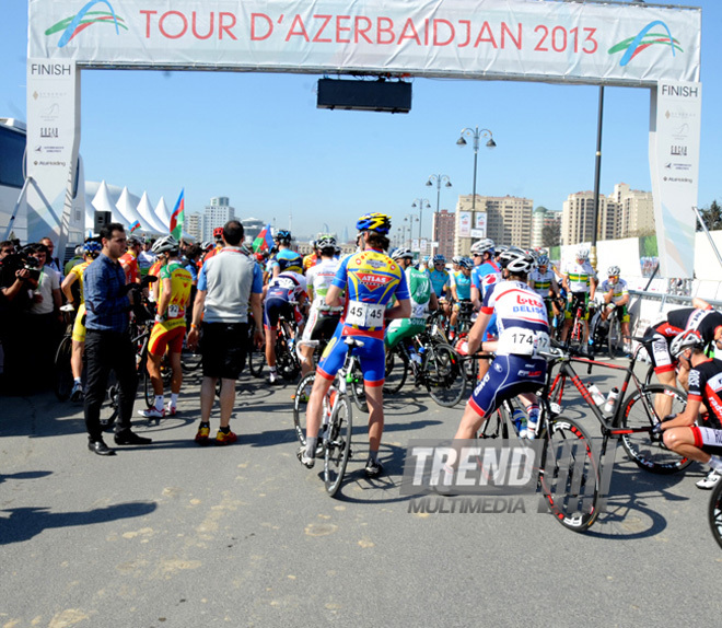 Ümummilli lider Heydər Əliyevin 90 illik yubileyinə həsr olunmuş "Tour d`Azerbaidjan" beynəlxalq velosiped turuna start verilib. Bakı, Azərbaycan, 01 may 2013