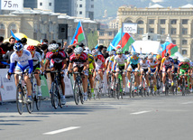 Ümummilli lider Heydər Əliyevin 90 illik yubileyinə həsr olunmuş "Tour d`Azerbaidjan" beynəlxalq velosiped turuna start verilib. Bakı, Azərbaycan, 01 may 2013