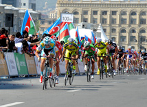 Ümummilli lider Heydər Əliyevin 90 illik yubileyinə həsr olunmuş "Tour d`Azerbaidjan" beynəlxalq velosiped turuna start verilib. Bakı, Azərbaycan, 01 may 2013