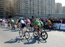 Ümummilli lider Heydər Əliyevin 90 illik yubileyinə həsr olunmuş "Tour d`Azerbaidjan" beynəlxalq velosiped turuna start verilib. Bakı, Azərbaycan, 01 may 2013