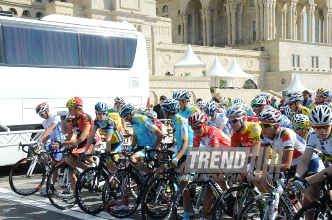 Стартовал пятый этап международного велотура "Tour d`Azerbaidjan", посвященного 90-летнему юбилею Общенационального лидера азербайджанского народа Гейдара Алиева. Баку, Азербайджан, 05 мая 2013