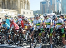 Стартовал пятый этап международного велотура "Tour d`Azerbaidjan", посвященного 90-летнему юбилею Общенационального лидера азербайджанского народа Гейдара Алиева. Баку, Азербайджан, 05 мая 2013