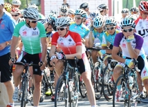 Стартовал пятый этап международного велотура "Tour d`Azerbaidjan", посвященного 90-летнему юбилею Общенационального лидера азербайджанского народа Гейдара Алиева. Баку, Азербайджан, 05 мая 2013
