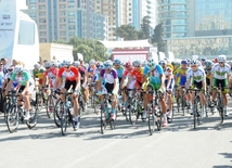 Стартовал пятый этап международного велотура "Tour d`Azerbaidjan", посвященного 90-летнему юбилею Общенационального лидера азербайджанского народа Гейдара Алиева. Баку, Азербайджан, 05 мая 2013