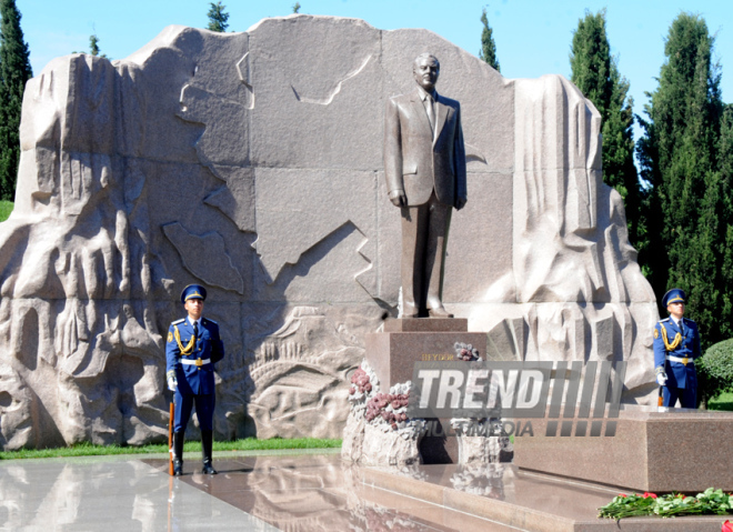 Azerbaijan's public marks 90th birthday of National Leader Heydar Aliyev. Baku, Azerbaijan, May 10, 2013 