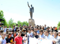 Azerbaijani participant of 'Eurovision' song contest Farid Mammadov laid flowers to the monument of the national leader Heydar Aliyev. Baku, Azerbaijan, May 21, 2013