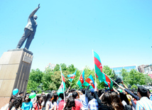 Azerbaijani participant of 'Eurovision' song contest Farid Mammadov laid flowers to the monument of the national leader Heydar Aliyev. Baku, Azerbaijan, May 21, 2013