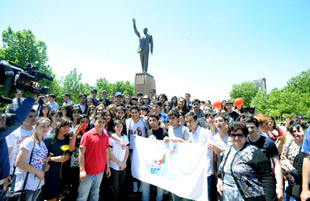 Azerbaijani participant of 'Eurovision' song contest Farid Mammadov laid flowers to the monument of the national leader Heydar Aliyev. Baku, Azerbaijan, May 21, 2013