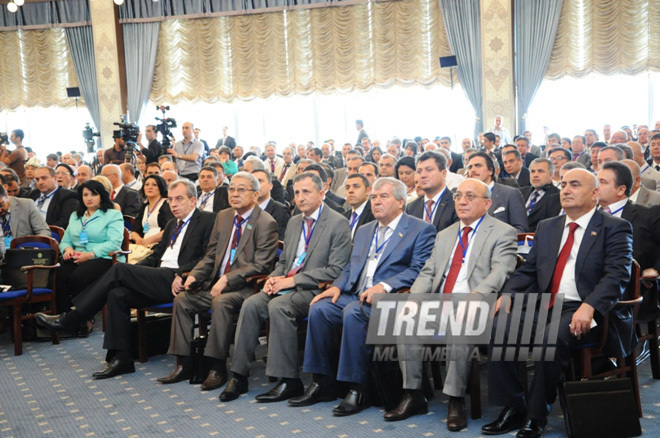 Bakıda Türkdilli Dövlətlərin Əməkdaşlıq Şurasına üzv ölkələrin Diaspor Rəhbərlərinin I Bakı Forumu keçirilir. Bakı, Azərbaycan, 21 iyun 2013