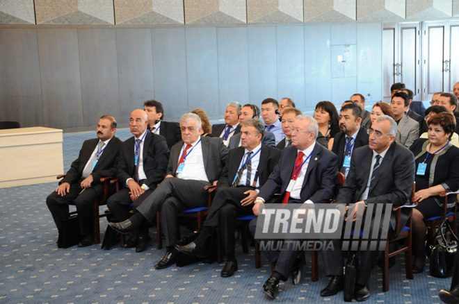 Bakıda Türkdilli Dövlətlərin Əməkdaşlıq Şurasına üzv ölkələrin Diaspor Rəhbərlərinin I Bakı Forumu keçirilir. Bakı, Azərbaycan, 21 iyun 2013