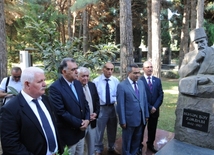 The participants of the Congress visited the graves of national leader Heydar Aliyev and the founder of Azerbaijan's national press Hasan bey Zardabi in the Alley of Honor. Baku, Azerbaijan, July 11, 2013