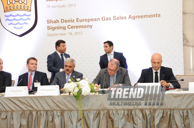 The consortium of Azerbaijani Shah Deniz gas and condensate field development signed contracts with the buyers of Azerbaijani gas in Europe. Baku, Azerbaijan, Sep.19, 2013