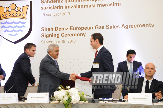 The consortium of Azerbaijani Shah Deniz gas and condensate field development signed contracts with the buyers of Azerbaijani gas in Europe. Baku, Azerbaijan, Sep.19, 2013