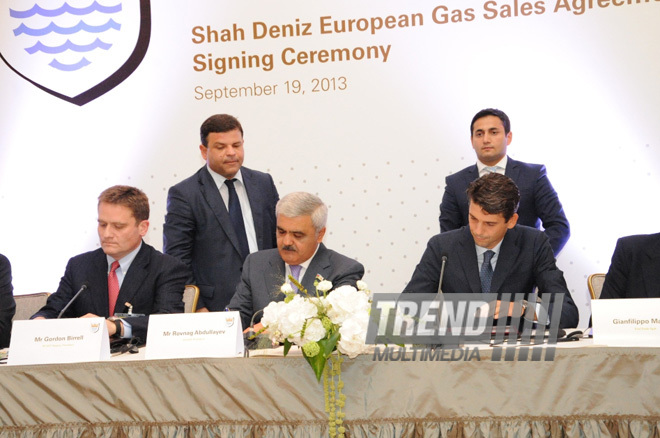 The consortium of Azerbaijani Shah Deniz gas and condensate field development signed contracts with the buyers of Azerbaijani gas in Europe. Baku, Azerbaijan, Sep.19, 2013