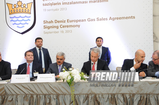 The consortium of Azerbaijani Shah Deniz gas and condensate field development signed contracts with the buyers of Azerbaijani gas in Europe. Baku, Azerbaijan, Sep.19, 2013